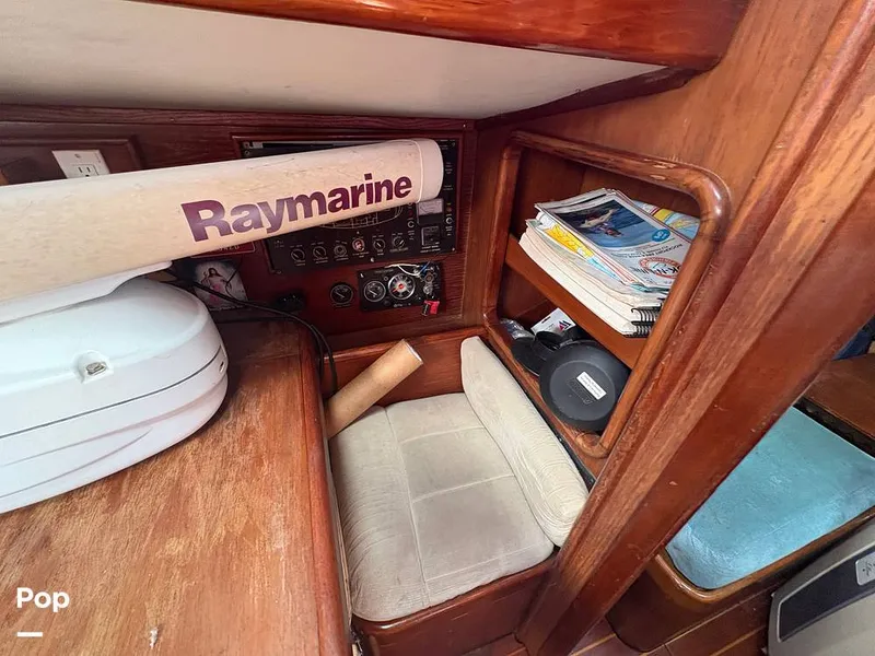 Slide: The Image of Nav Desk - 16043857