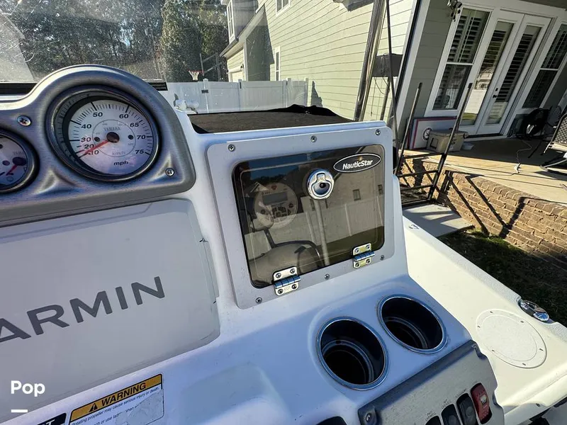 Slide: The Image of NauticStar 214XTS 2014 - 16027053