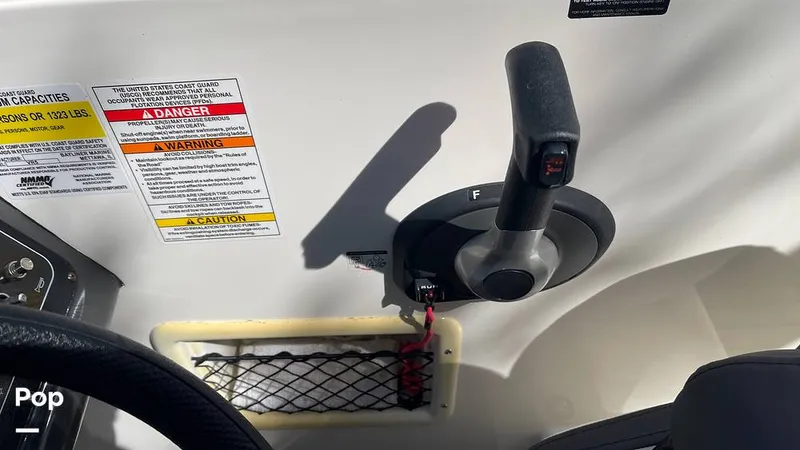 Slide: The Image of Bayliner VR5 2021 - 16077439