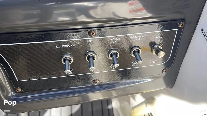 Slide: The Image of Bayliner VR5 2021 - 16077441