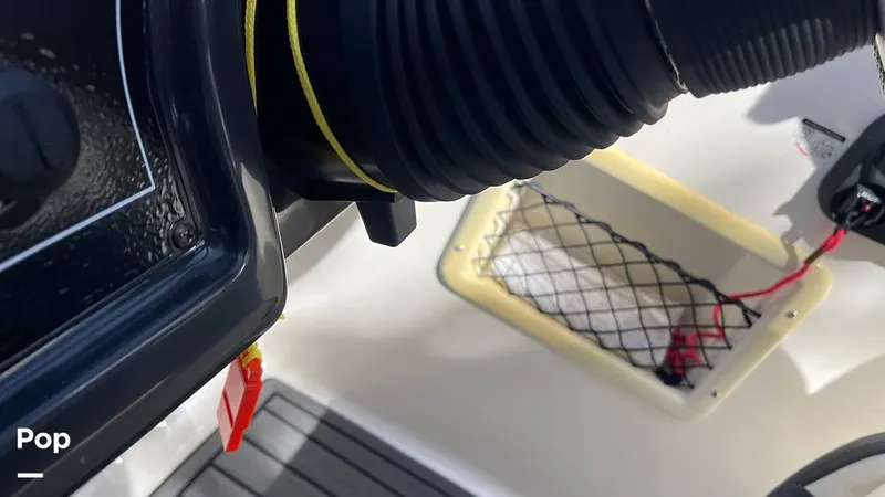 Slide: The Image of Bayliner VR5 2021 - 16077445