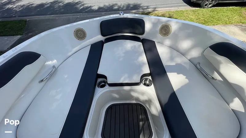 Slide: The Image of Bayliner VR5 2021 - 16077450