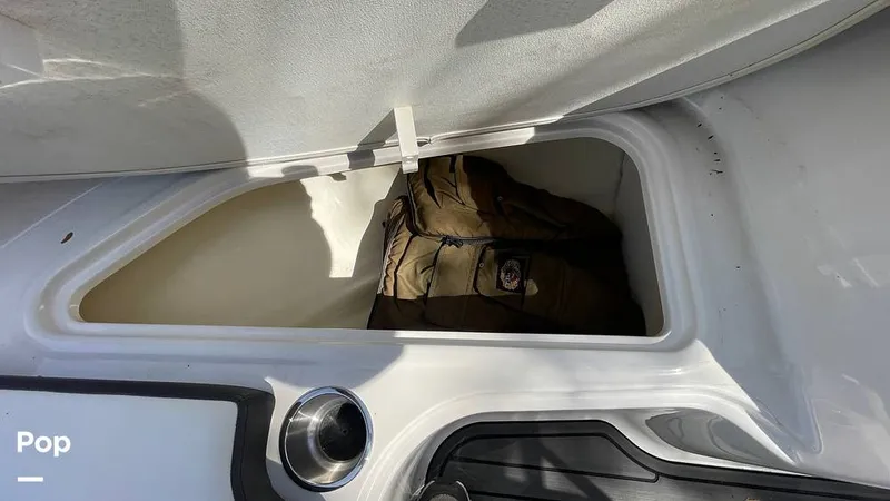 Slide: The Image of Bayliner VR5 2021 - 16077453