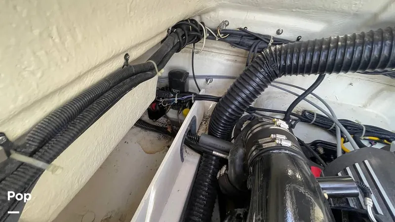 Slide: The Image of Bayliner VR5 2021 - 16077464