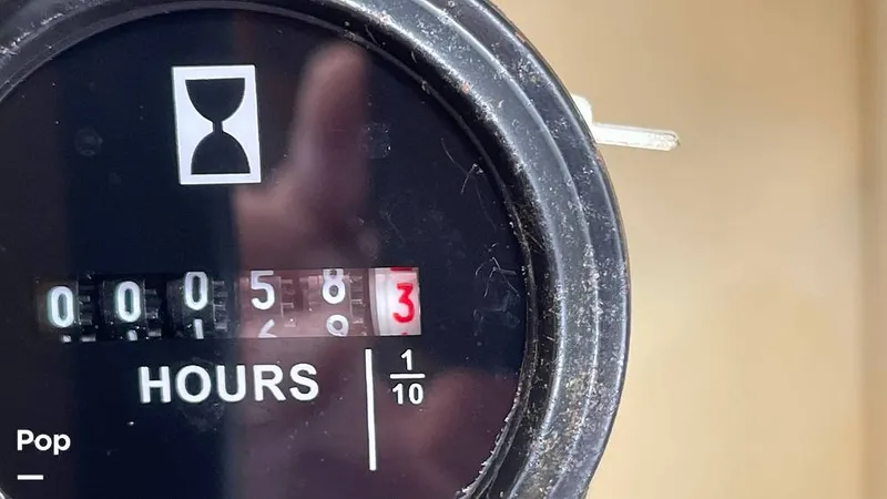 Slide: The Image of Bayliner VR5 2021 - 16077436