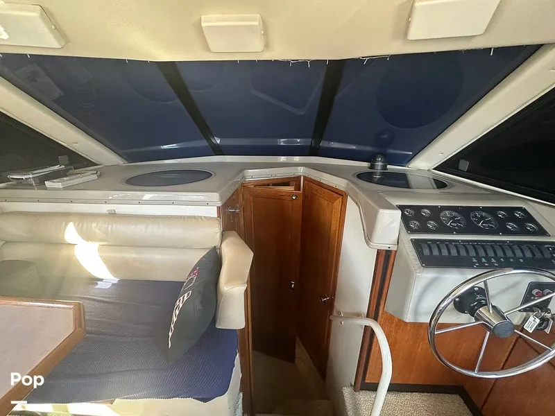 Slide: The Image of Bayliner 4087 Motor Yacht 1998 - 16030216