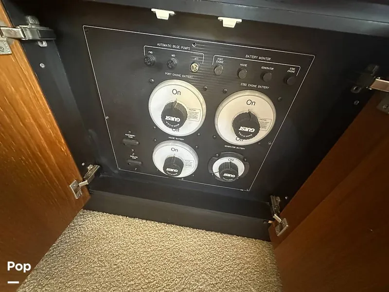 Slide: The Image of Bayliner 4087 Motor Yacht 1998 - 16029836