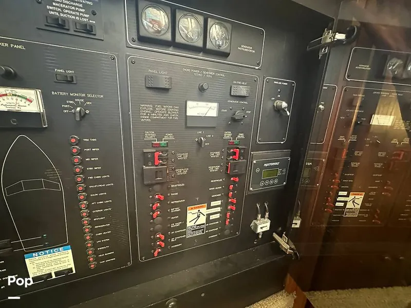 Slide: The Image of Bayliner 4087 Motor Yacht 1998 - 16029807