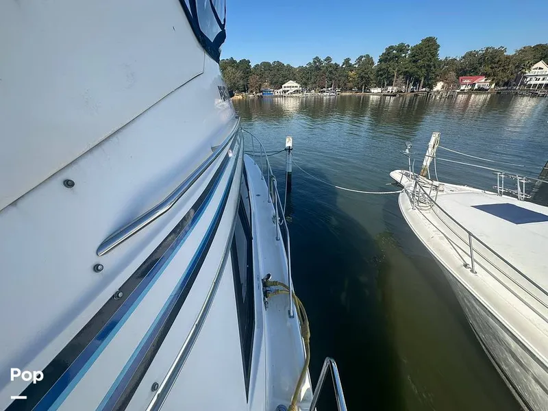 Slide: The Image of Bayliner 4087 Motor Yacht 1998 - 16029888