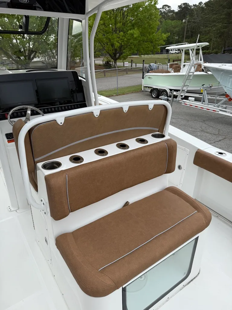 Slide: The Image of Sea Hunt Gamefish 30 FS 2023 - 12