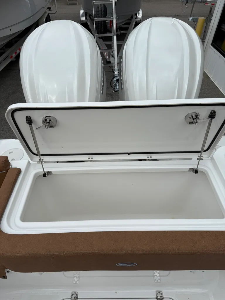 Slide: The Image of Sea Hunt Gamefish 30 FS 2023 - 16