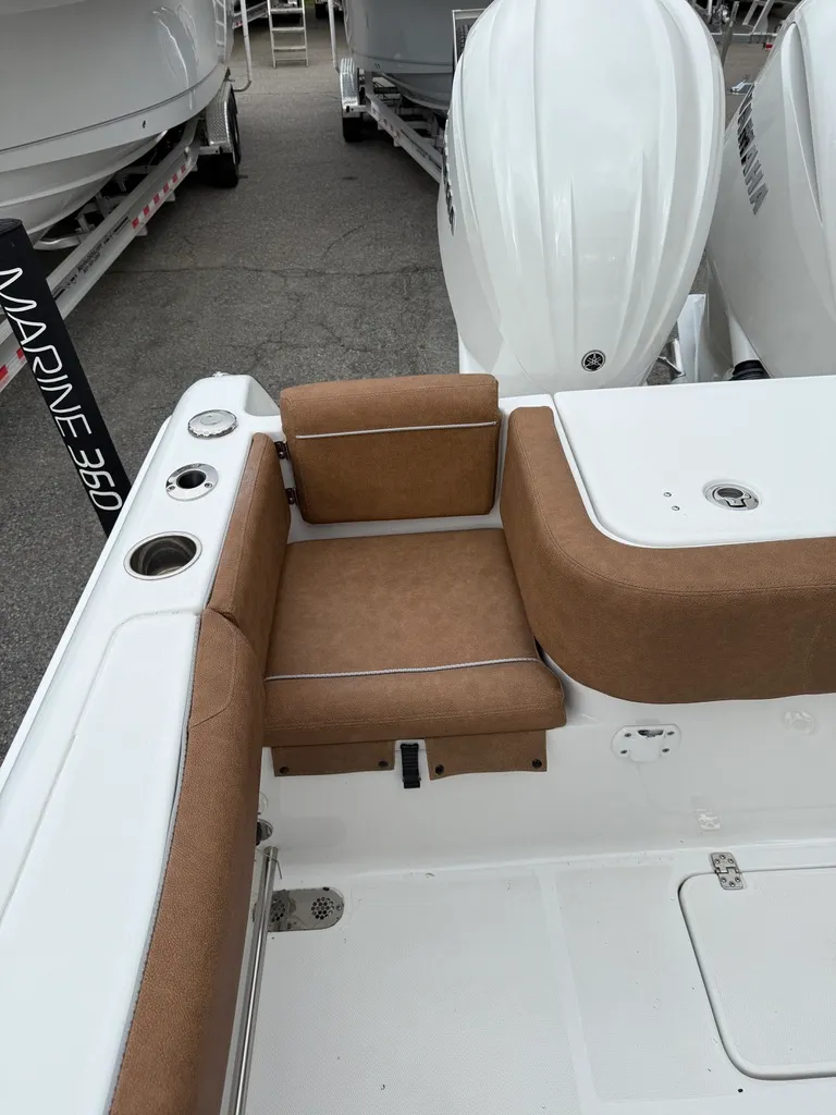 Slide: The Image of Sea Hunt Gamefish 30 FS 2023 - 17