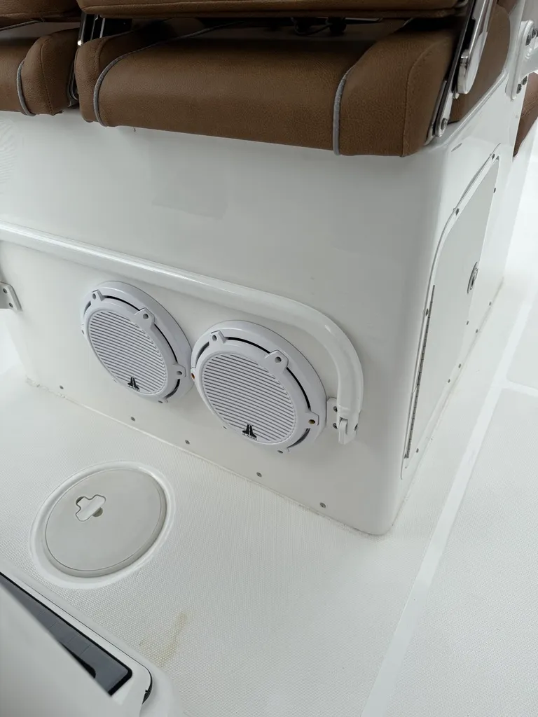 Slide: The Image of Sea Hunt Gamefish 30 FS 2023 - 21