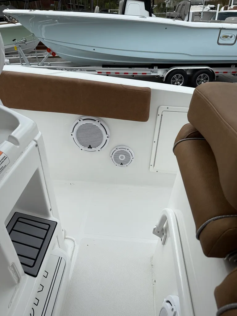 Slide: The Image of Sea Hunt Gamefish 30 FS 2023 - 22