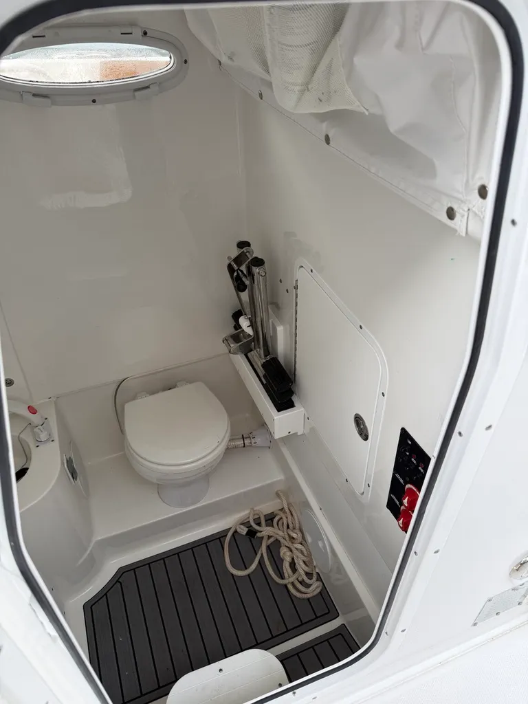 Slide: The Image of Sea Hunt Gamefish 30 FS 2023 - 9