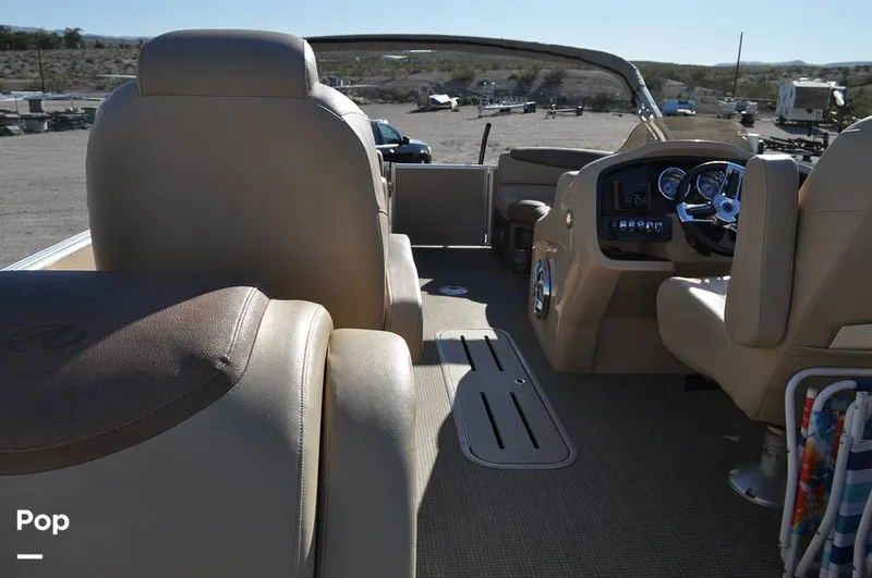 Slide: The Image of Avalon Catalina QL 2585 2019 - 16051705