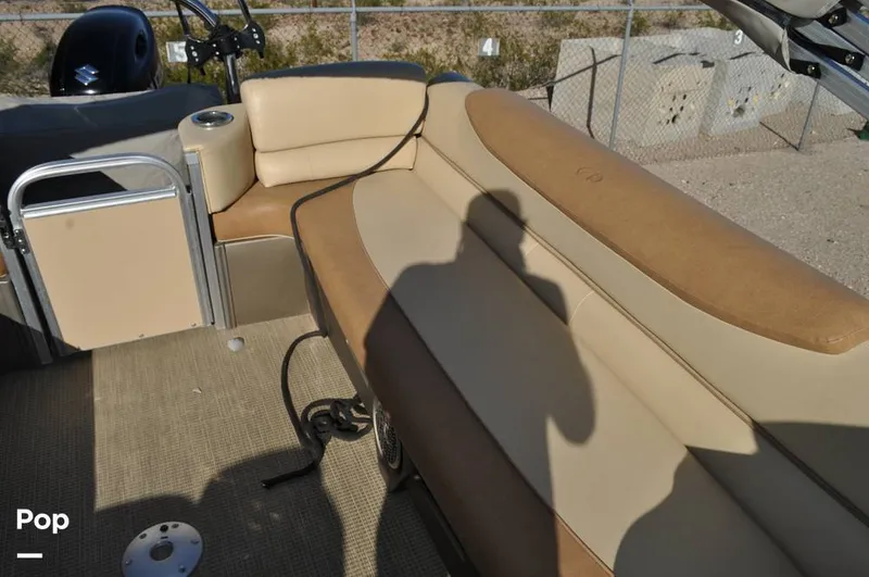 Slide: The Image of Avalon Catalina QL 2585 2019 - 16051715