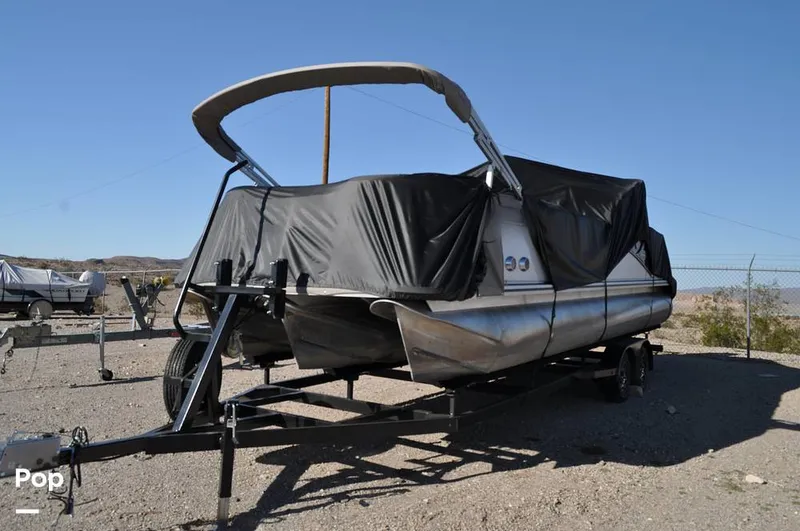 Slide: The Image of Avalon Catalina QL 2585 2019 - 16051717