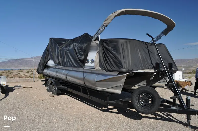 Slide: The Image of Avalon Catalina QL 2585 2019 - 16051718