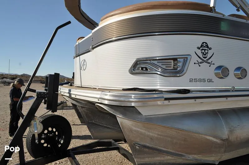 Slide: The Image of Avalon Catalina QL 2585 2019 - 16051736