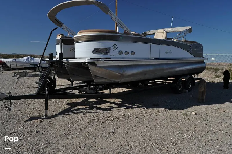 Slide: The Image of Avalon Catalina QL 2585 2019 - 16051744