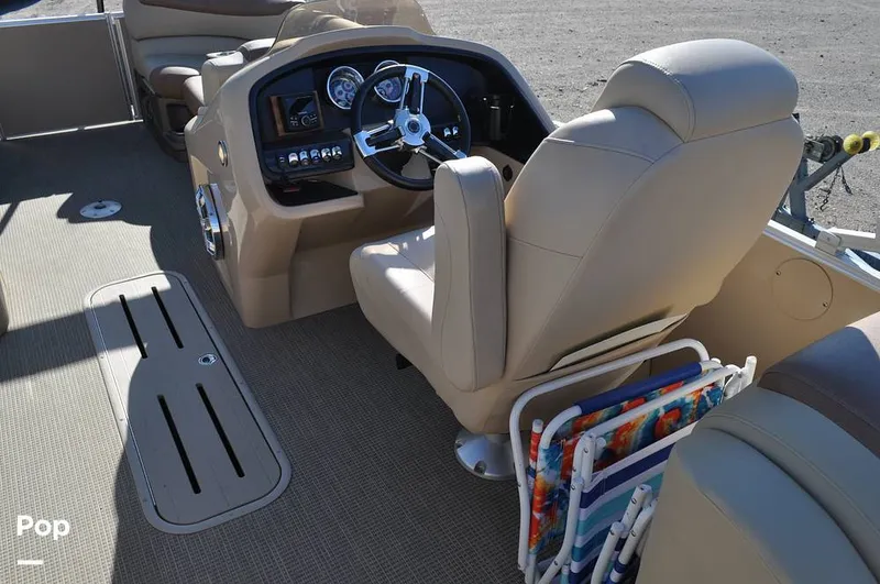 Slide: The Image of Avalon Catalina QL 2585 2019 - 16051763