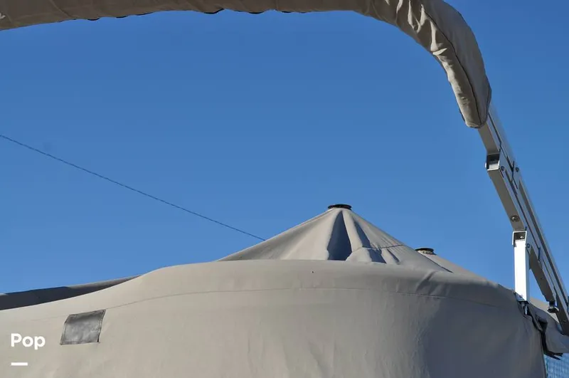 Slide: The Image of Avalon Catalina QL 2585 2019 - 16051767