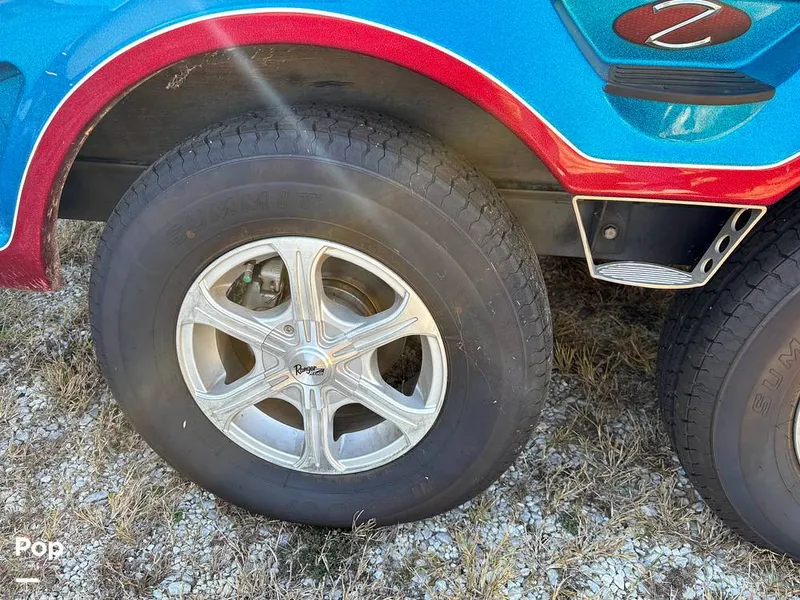 Slide: The Image of Trailer Tires - 16061742