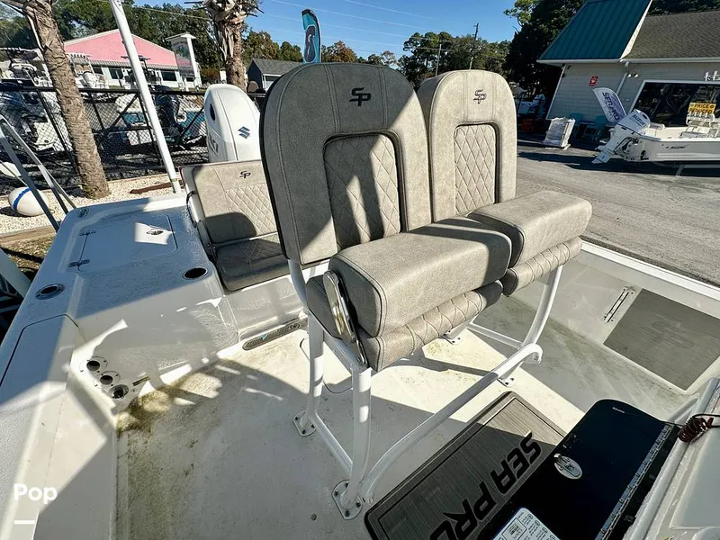 Slide: The Image of Captain's Chair - 16024016