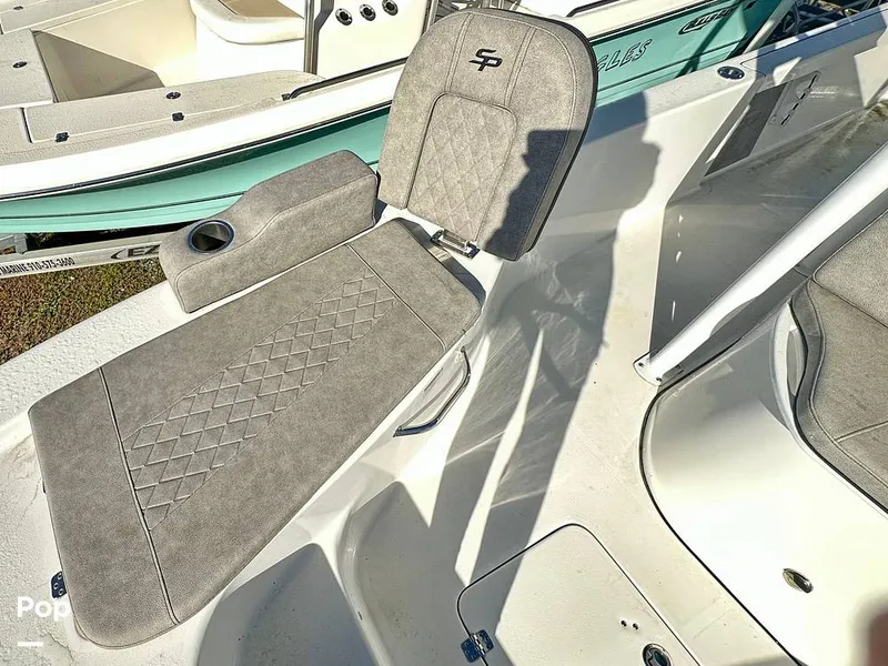 Slide: The Image of Bow Seating - 16024128