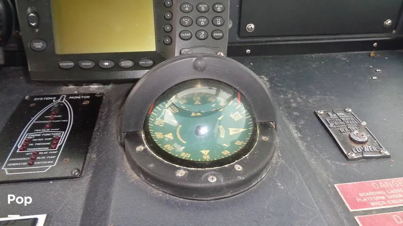 Slide: The Image of Sea Ray 390 1988 - 16087962