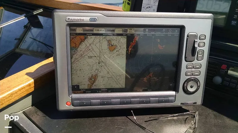 Slide: The Image of Sea Ray 390 1988 - 16038595