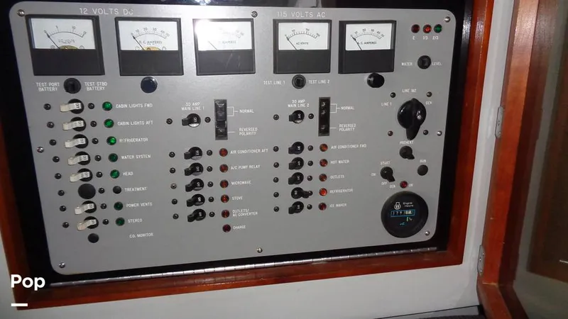 Slide: The Image of Sea Ray 390 1988 - 16087983