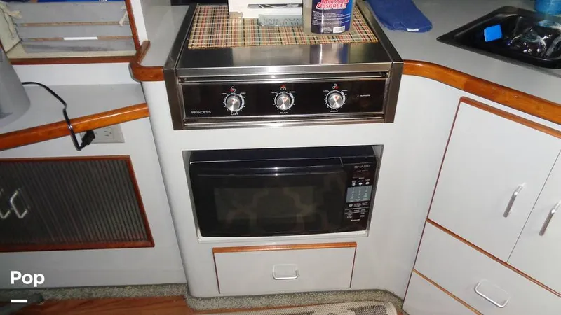 Slide: The Image of Sea Ray 390 1988 - 16087989