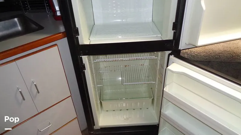 Slide: The Image of Sea Ray 390 1988 - 16087992