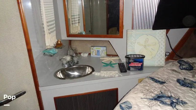 Slide: The Image of Sea Ray 390 1988 - 16088002