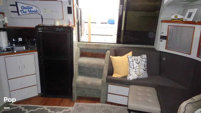 Slide: The Image of Sea Ray 390 1988 - 16088007