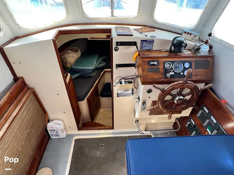 Slide: The Image of Fales 32 Navigator 1975 - 16277531