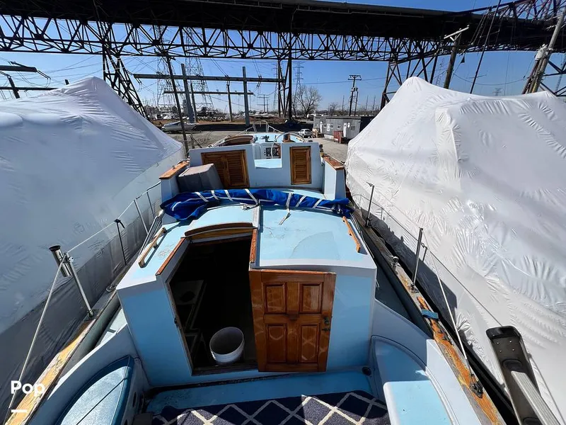 Slide: The Image of Fales 32 Navigator 1975 - 16277535