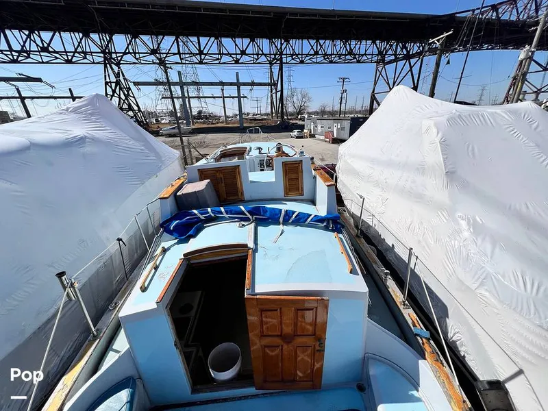 Slide: The Image of Fales 32 Navigator 1975 - 16277537