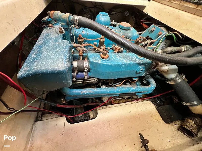 Slide: The Image of Fales 32 Navigator 1975 - 16277547