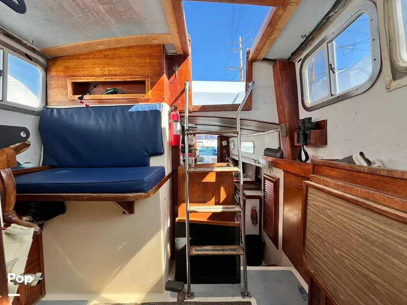 Slide: The Image of Fales 32 Navigator 1975 - 16277550