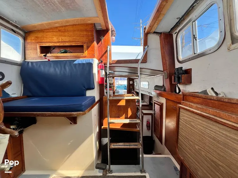 Slide: The Image of Fales 32 Navigator 1975 - 16277551