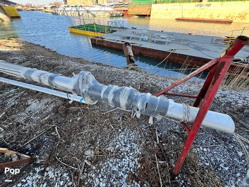 Slide: The Image of Fales 32 Navigator 1975 - 16277553