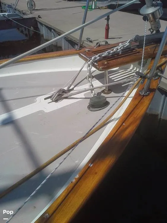 Slide: The Image of Fales 32 Navigator 1975 - 16189533