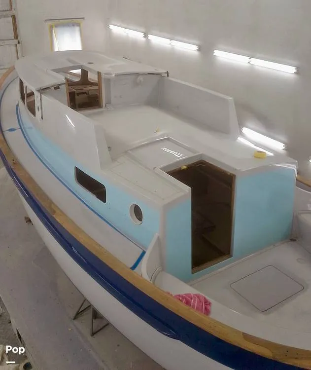 Slide: The Image of Fales 32 Navigator 1975 - 16189535