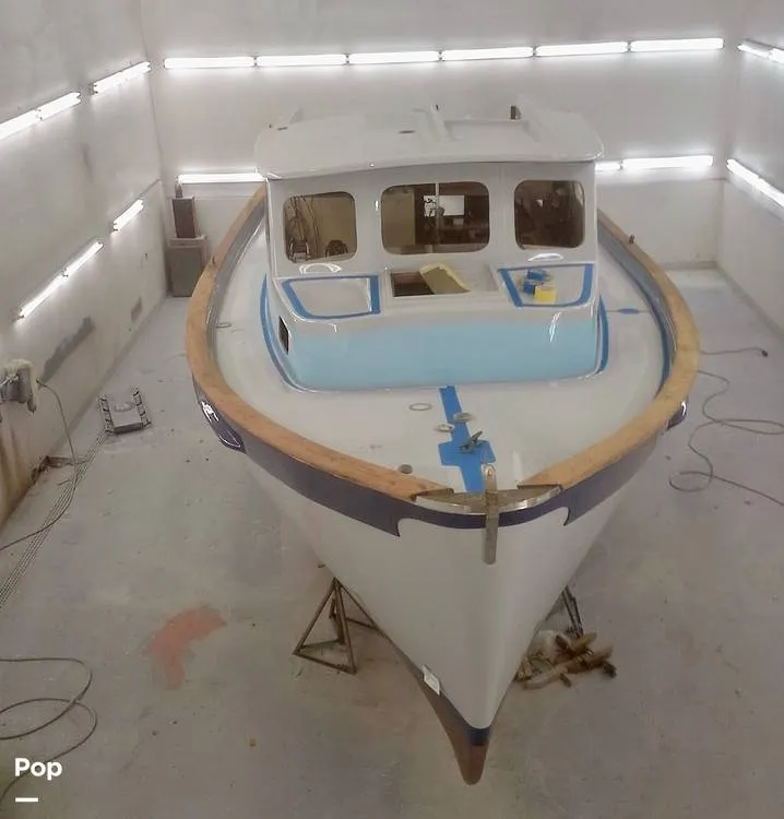 Slide: The Image of Fales 32 Navigator 1975 - 16189538