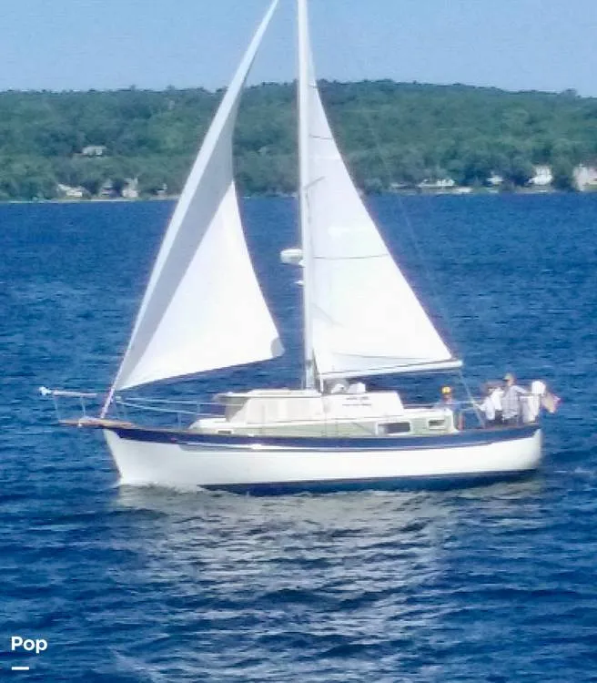 Slide: The Image of Fales 32 Navigator 1975 - 16191564