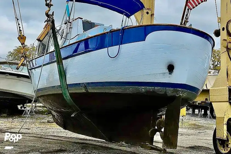 Slide: The Image of Fales 32 Navigator 1975 - 16199414