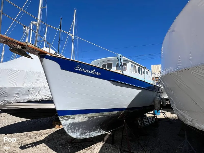 Slide: The Image of Fales 32 Navigator 1975 - 16277339